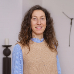  Juliane Klas