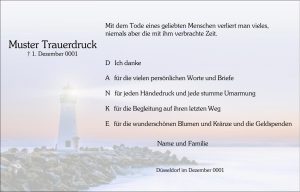 Trauer-Dankeskarte mit einer maritimen Leuchtturmszene am Meer als Hintergrund, einer Dankesbotschaft sowie Platz für Namen und Datum. Die Karte würdigt persönliche Unterstützung, Blumen, Briefe und Hilfe während der Trauerzeit. Ideal gestaltet von Vogt & Kamp Bestattungen – Ihrem Bestatter in Düsseldorf für eine würdevolle Bestattung in Düsseldorf. Keine Abbildung des Bestattungsunternehmens oder der Gerricus-Kapelle.